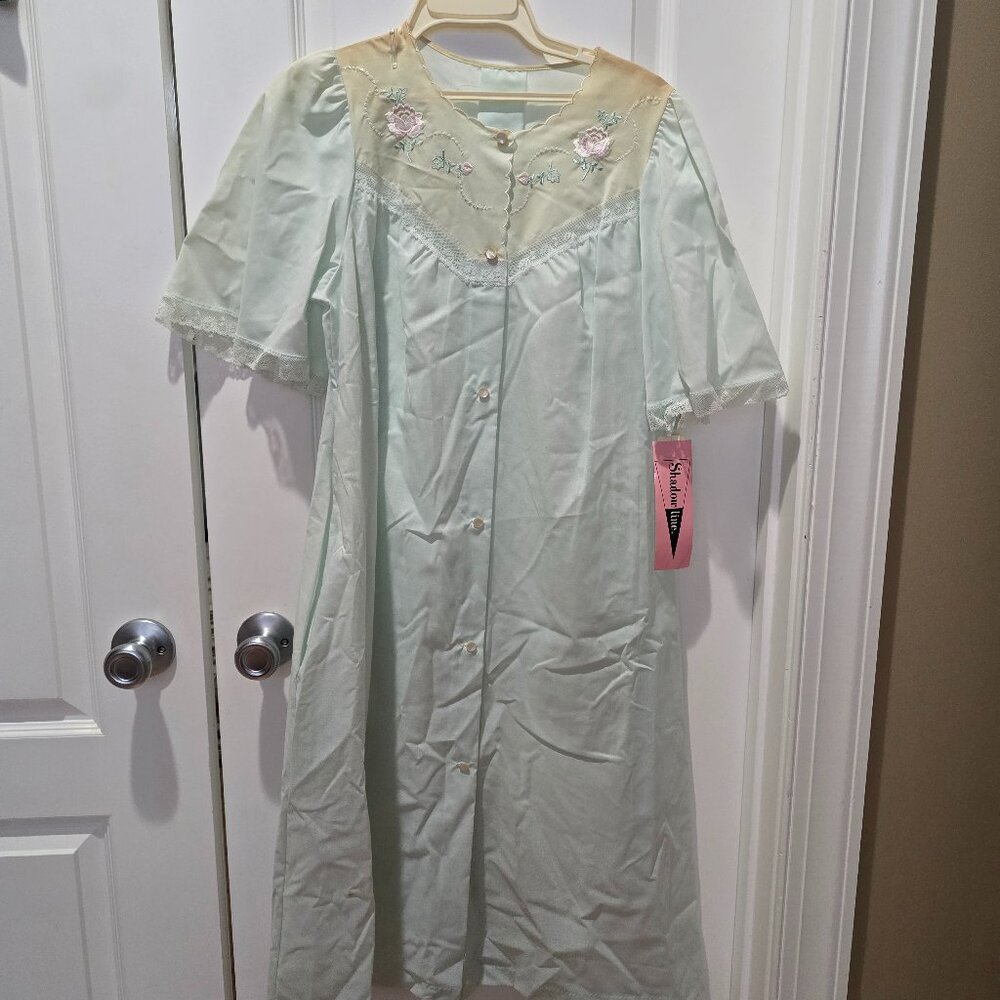Vintage Shadowline Button Mid-Length Robe